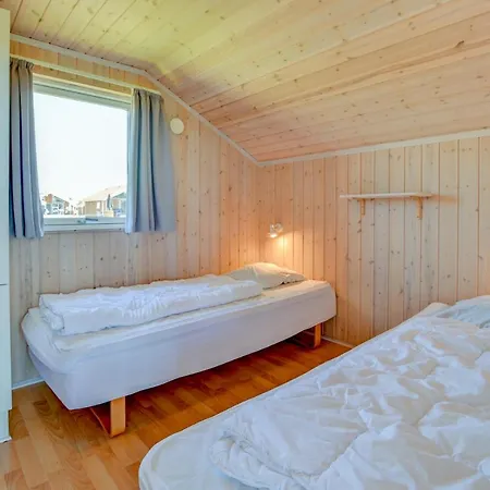 Center פארק נופש 2*